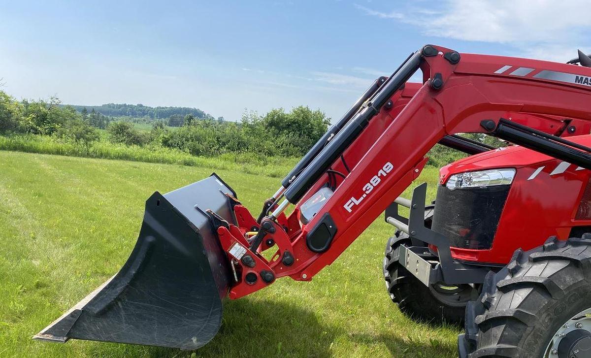 Used 2020 MASSEY FERGUSON 5711