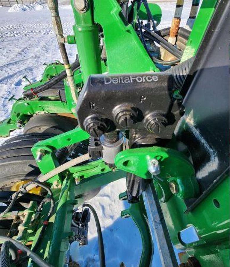 Used 2015 JOHN DEERE 1775NT