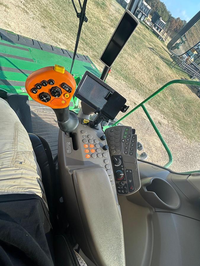 Used 2016 John Deere W235R