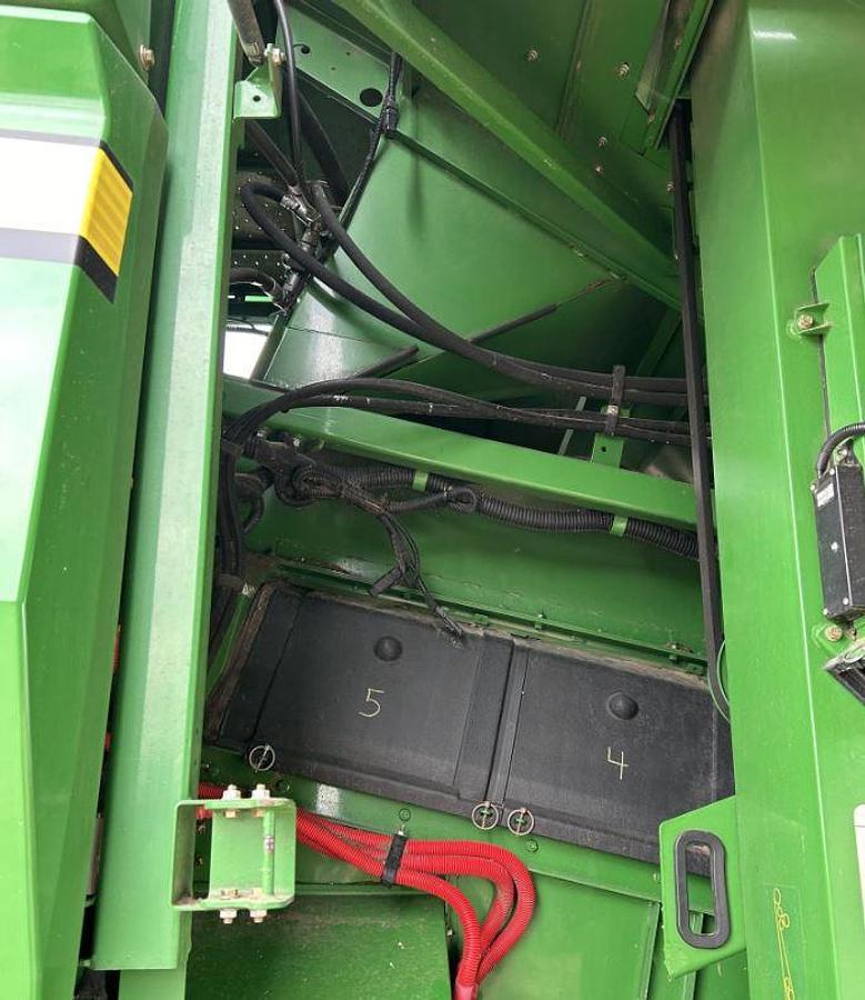 Used 2013 John Deere S670 Combine