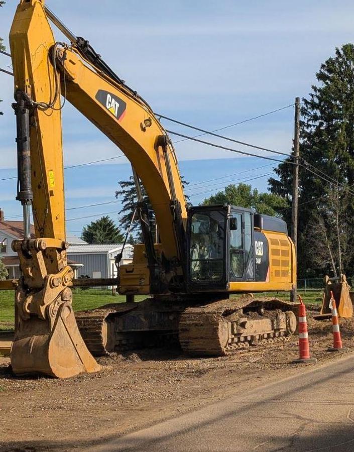 Used 2017 Caterpillar 349FL