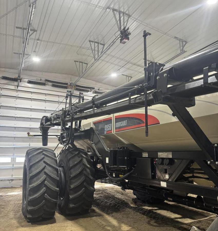 Used 2018 Bourgault 3820-60 & 2021 9950 Cart