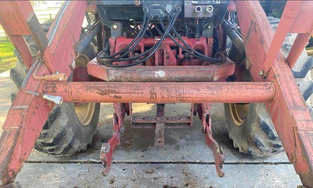 Used 1988 VERSATILE 276