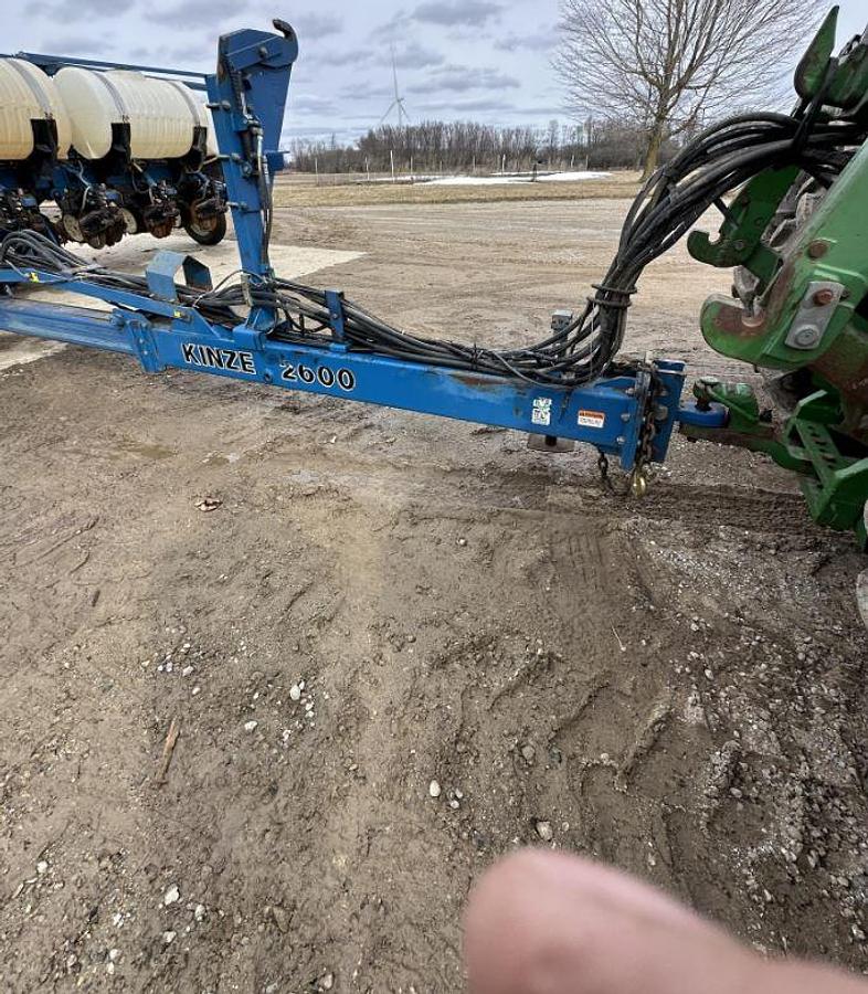 Used 1999 Kinze 2600