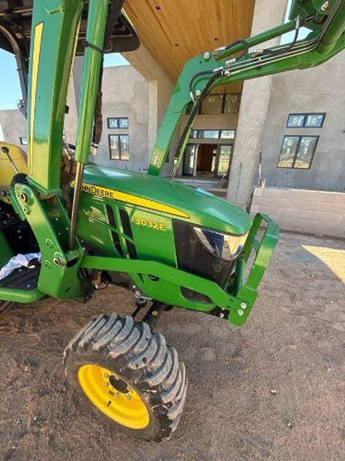 Used 2019 JOHN DEERE 3032E Tractor