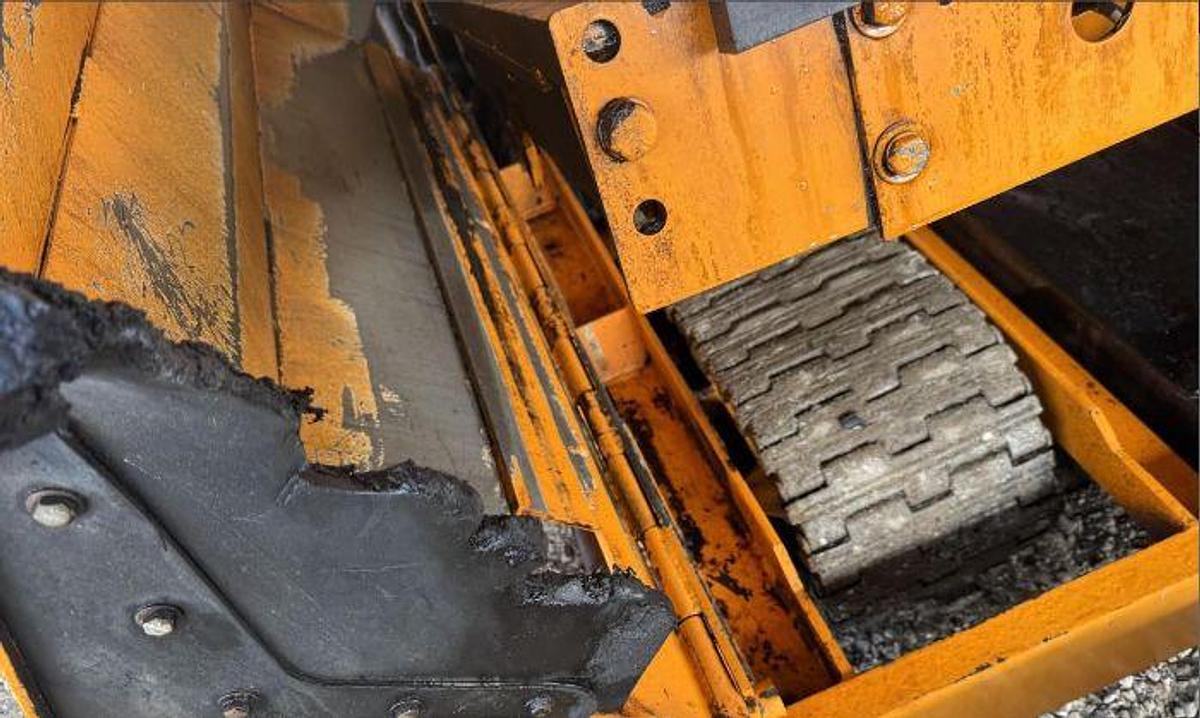 Used 2023 Leeboy 7000C