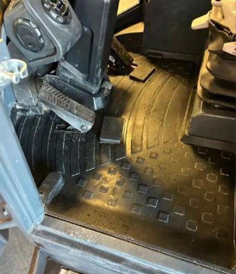 Used 2024 JOHN DEERE 244 P Tier