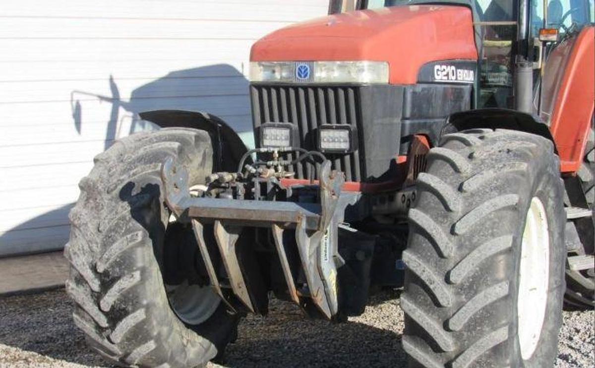 Used 2000 NEW HOLLAND G210