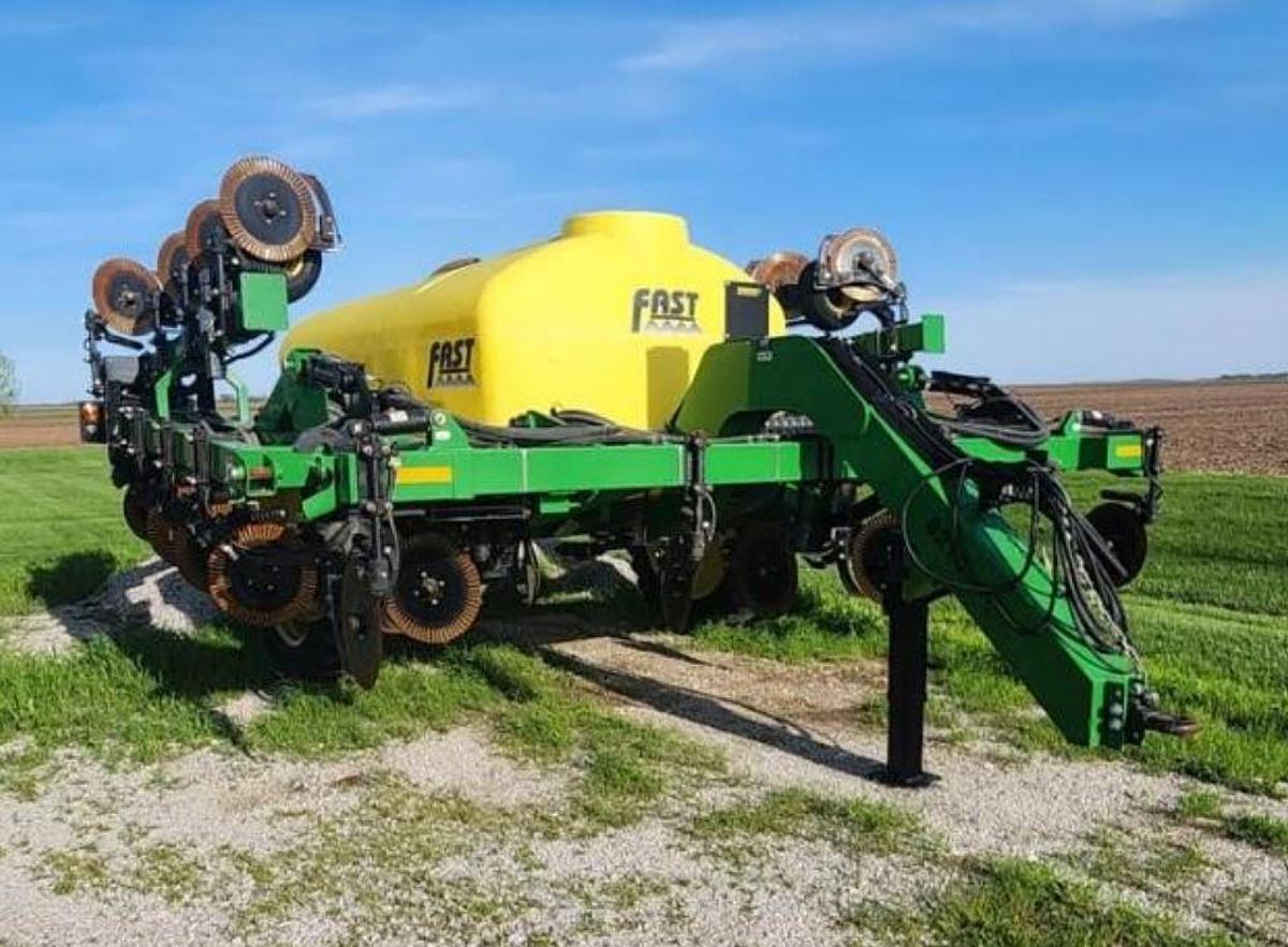 Used 2013 Fast 8218