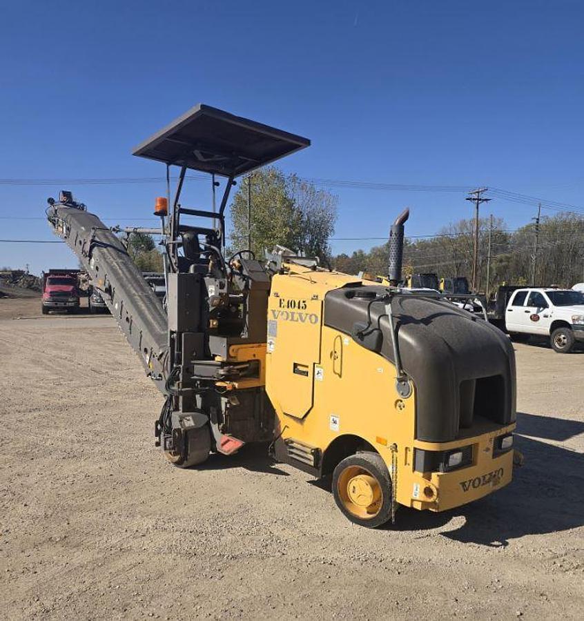 Used 2011 VOLVO MW500