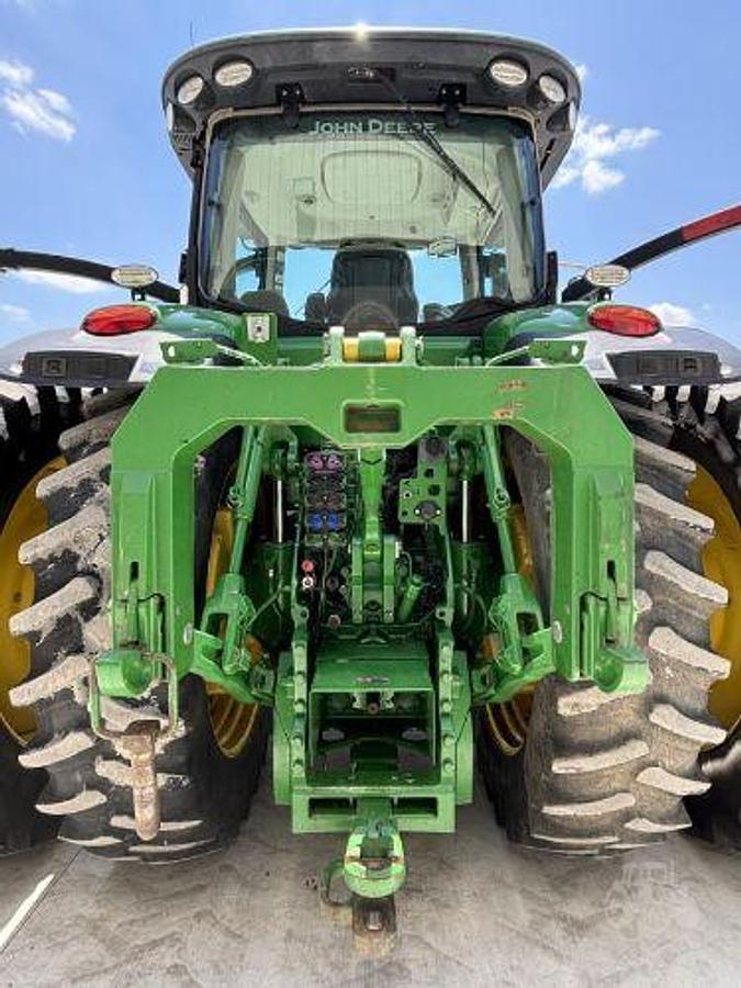 Used 2015 JOHN DEERE 8320R