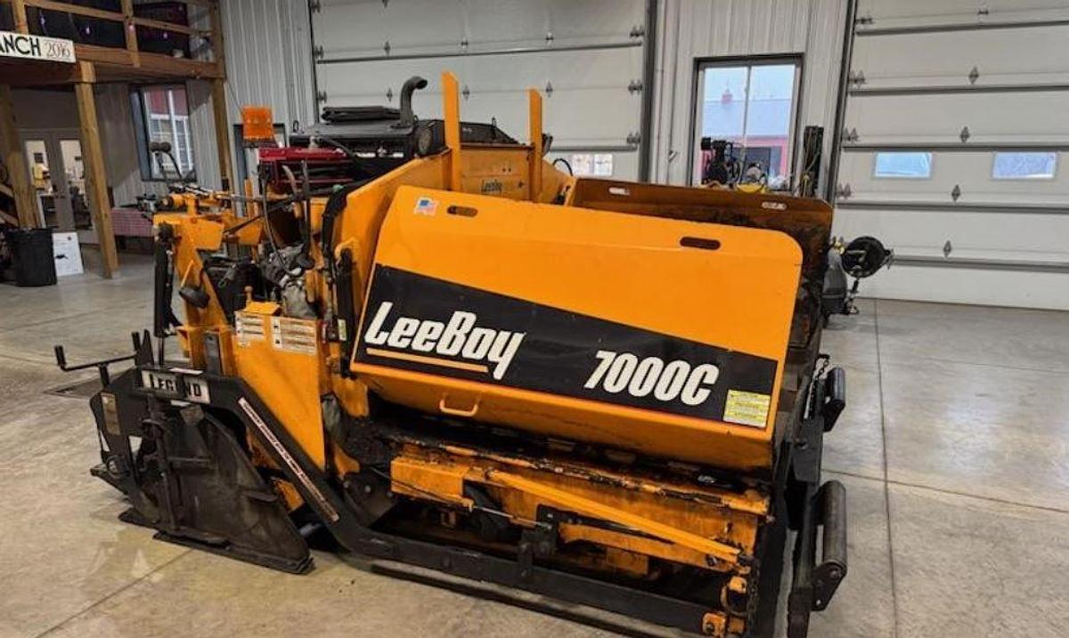 Used 2021 Leeboy 7000C Paver