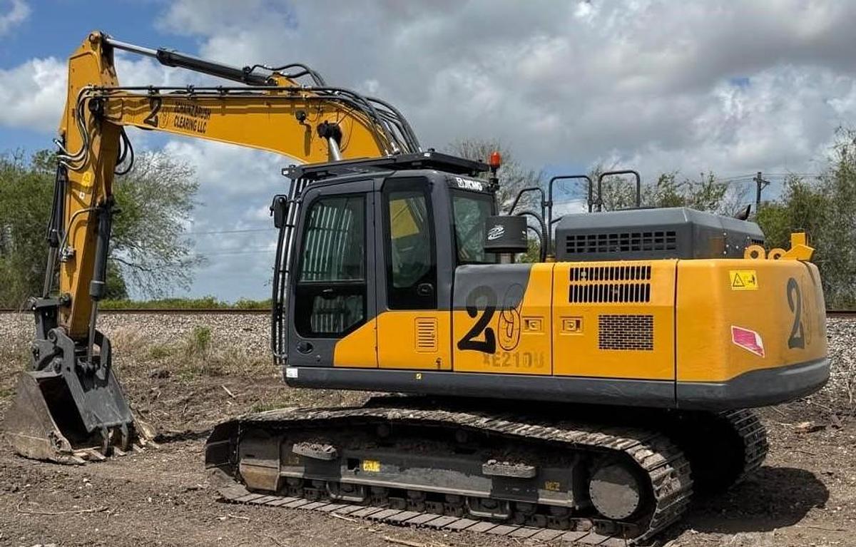 Used 2023 XCMG XE210U