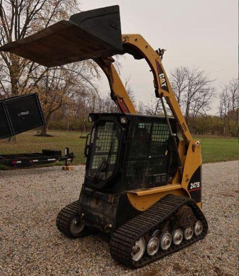 Used 2005 CATERPILLAR 247B