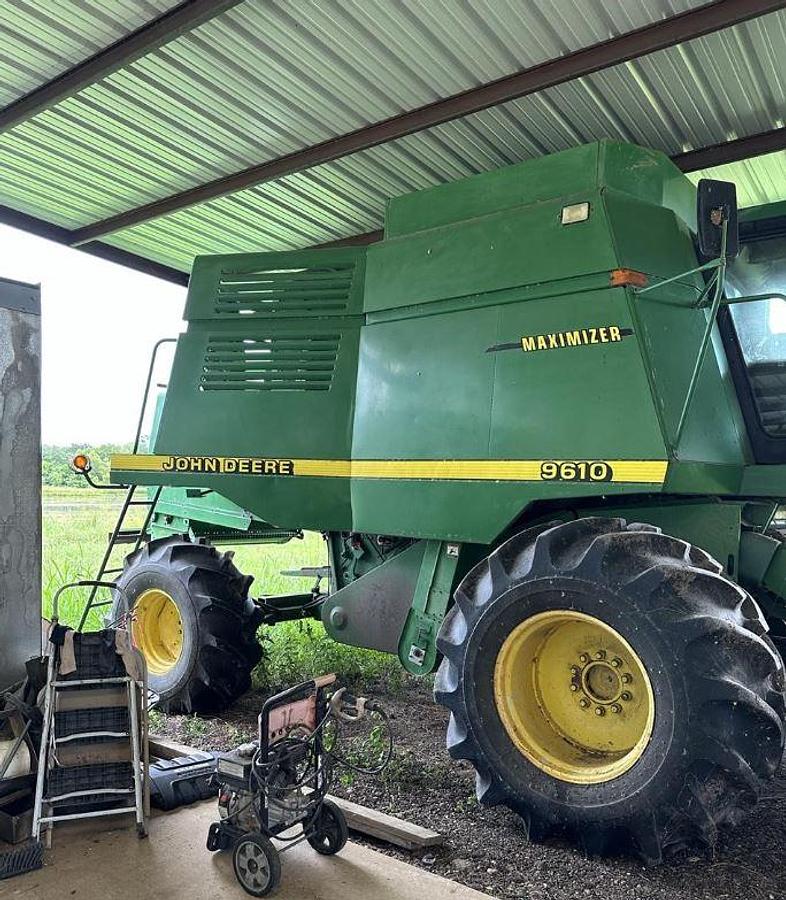Used 1998 John Deere 9610 Combine