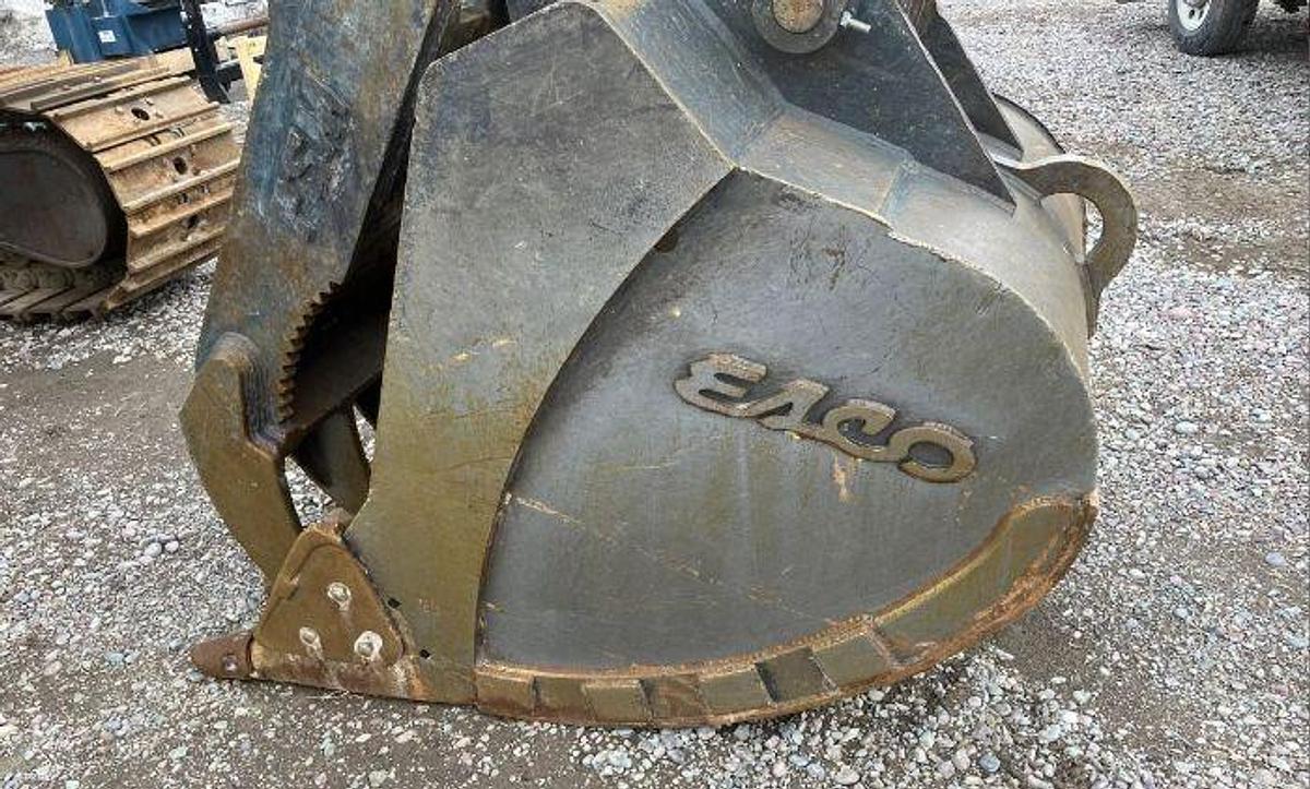 Used 2017 KOMATSU PC240 LC 11