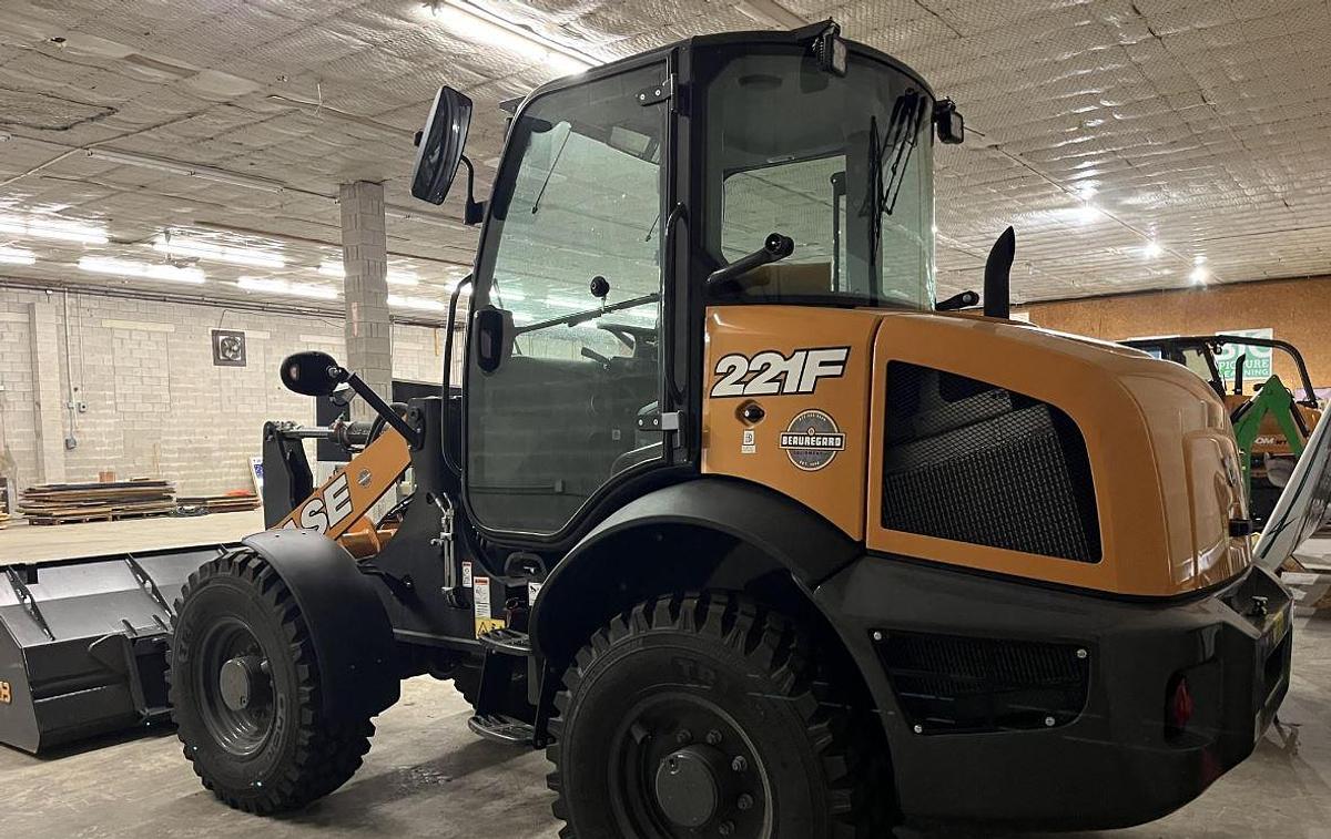 Used 2023 CASE 221F
