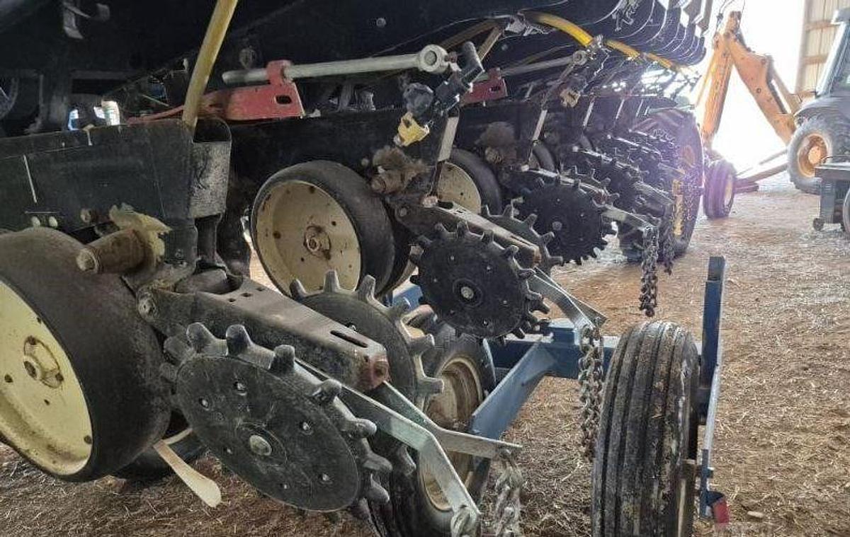 Used 1998 KINZE 2500