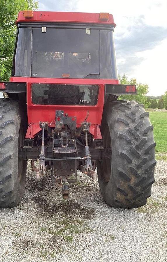 Used 1996 CASE IH 3230 Tractor