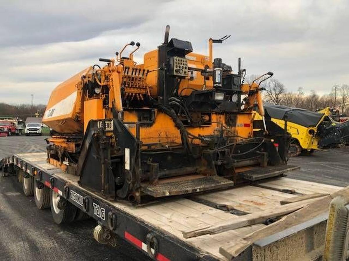 Used 2008 Leeboy 7000 Asphalt Paver with 2024 Bwise Utility Trailer
