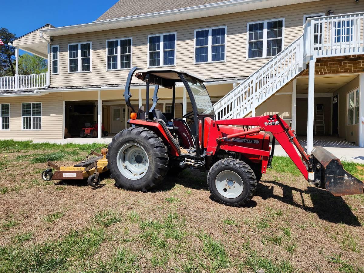 Used 2004 Massey Ferguson 1433v 1984