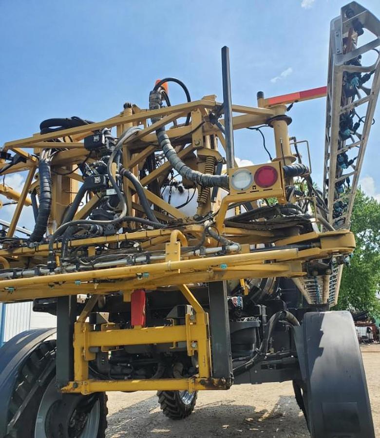 Used 2021 ROGATOR RG1100C Self-Propelled Sprayer