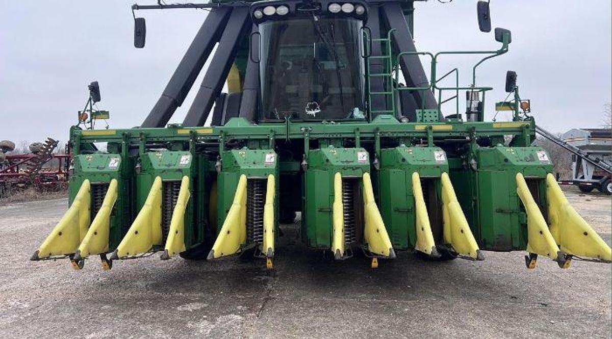 Used 2016 JOHN DEERE CP690