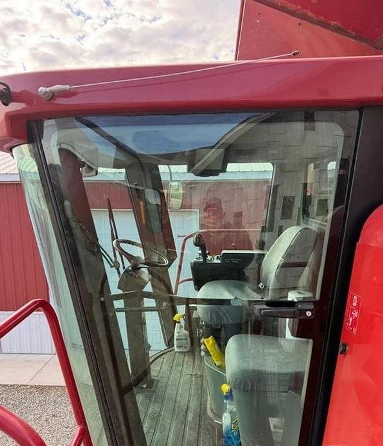 Used 2006 CASE IH 2377 Combine