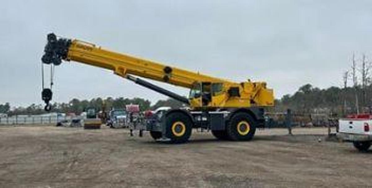 Used 2008 GROVE RT890E