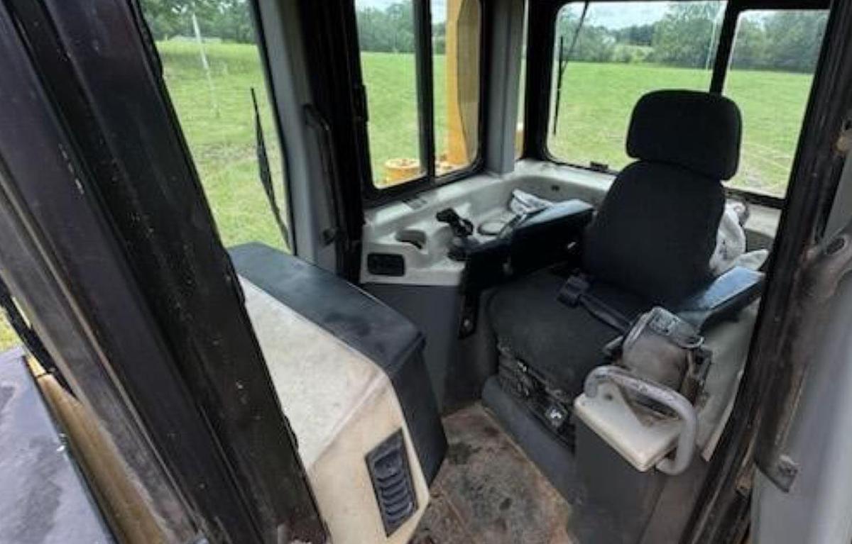 Used 2005 Caterpillar D6R XL LI