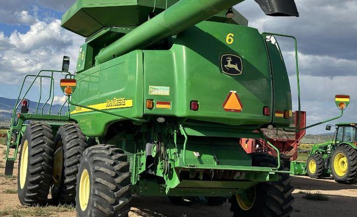 Used 2007 JOHN DEERE 9760 STS