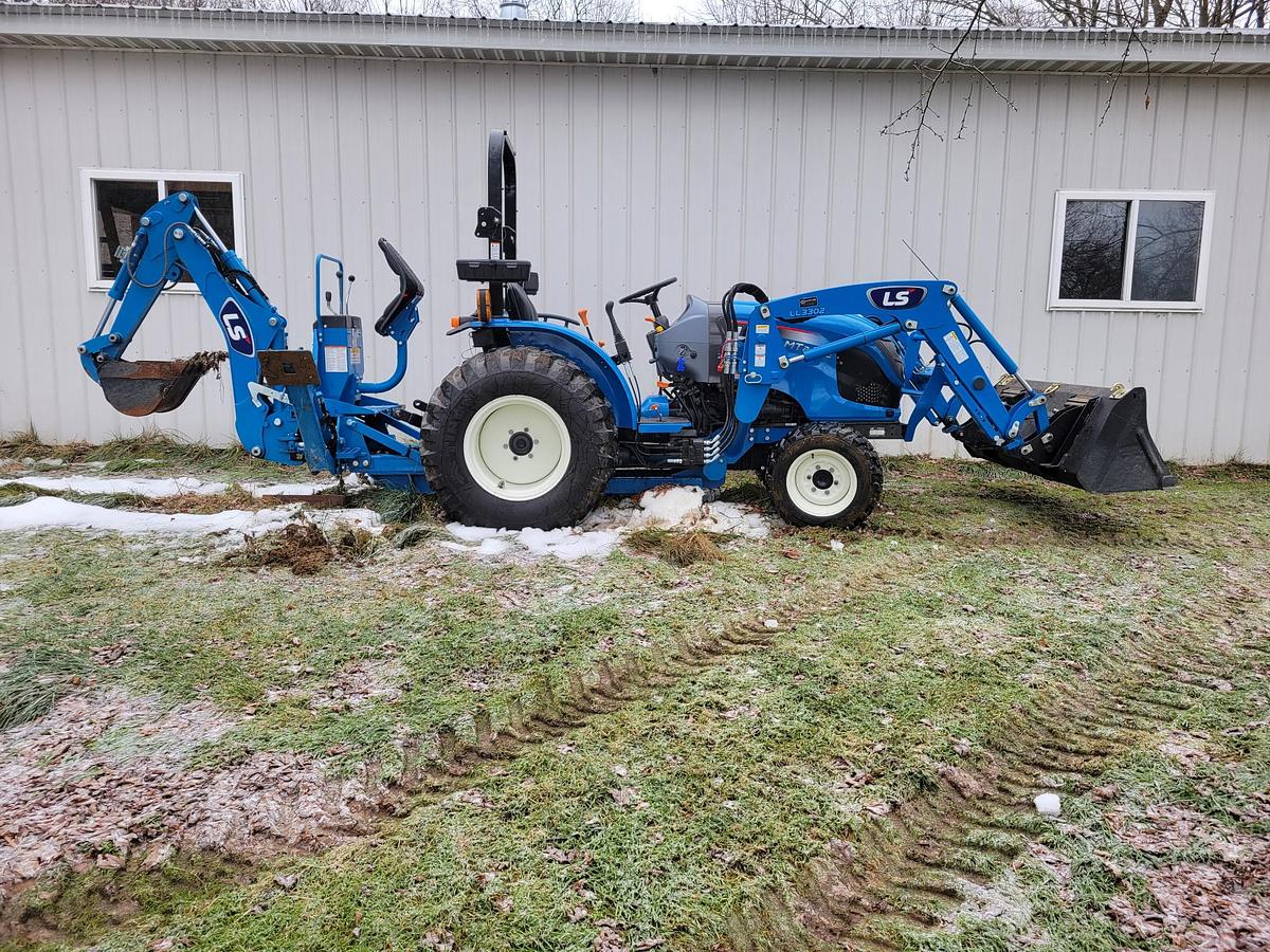 Used 2022 LSMTZ30E Tractor