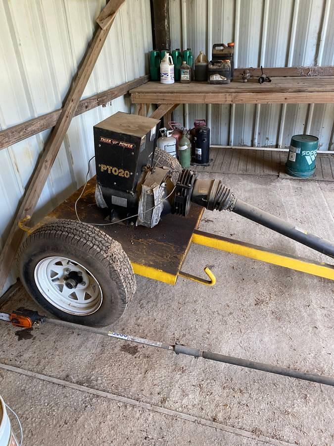 Used 2005 Kubota L4330 4WD Tractor with LA853 Loader