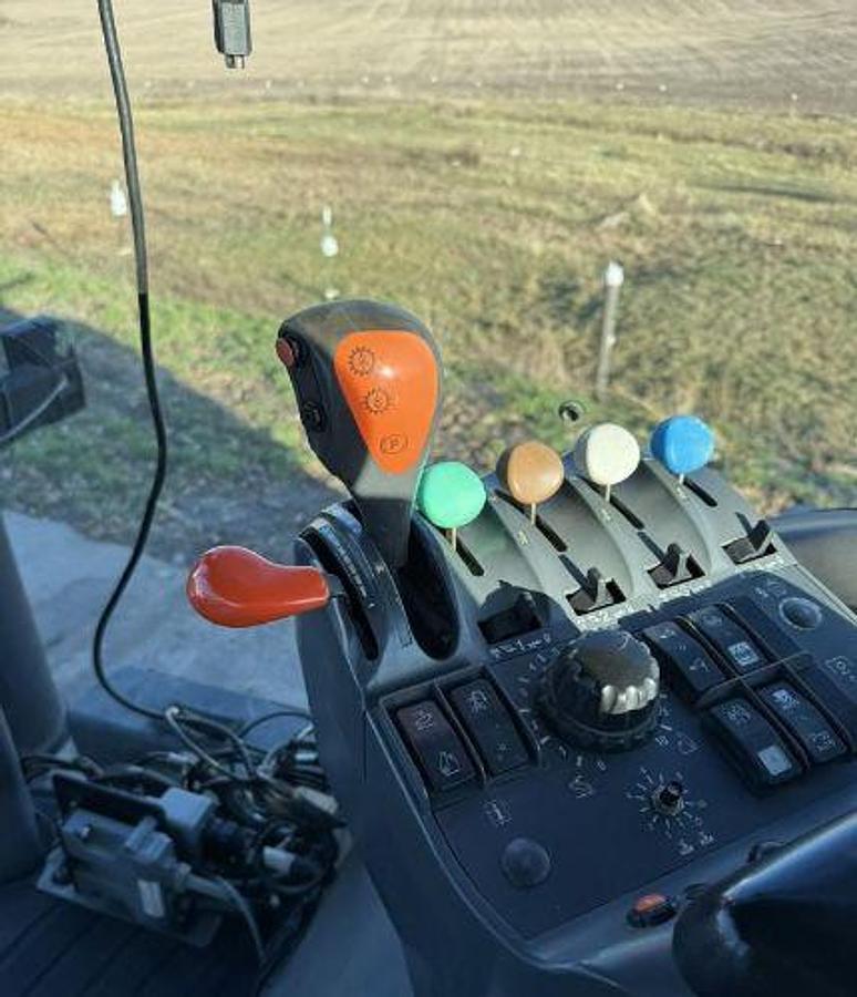 Used 2008 NEW HOLLAND T8050