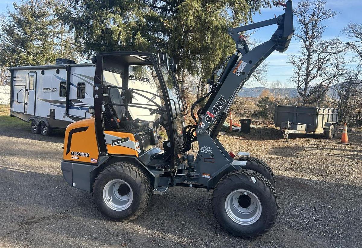 Used 2023 GIANT G2500 X-TRA HD