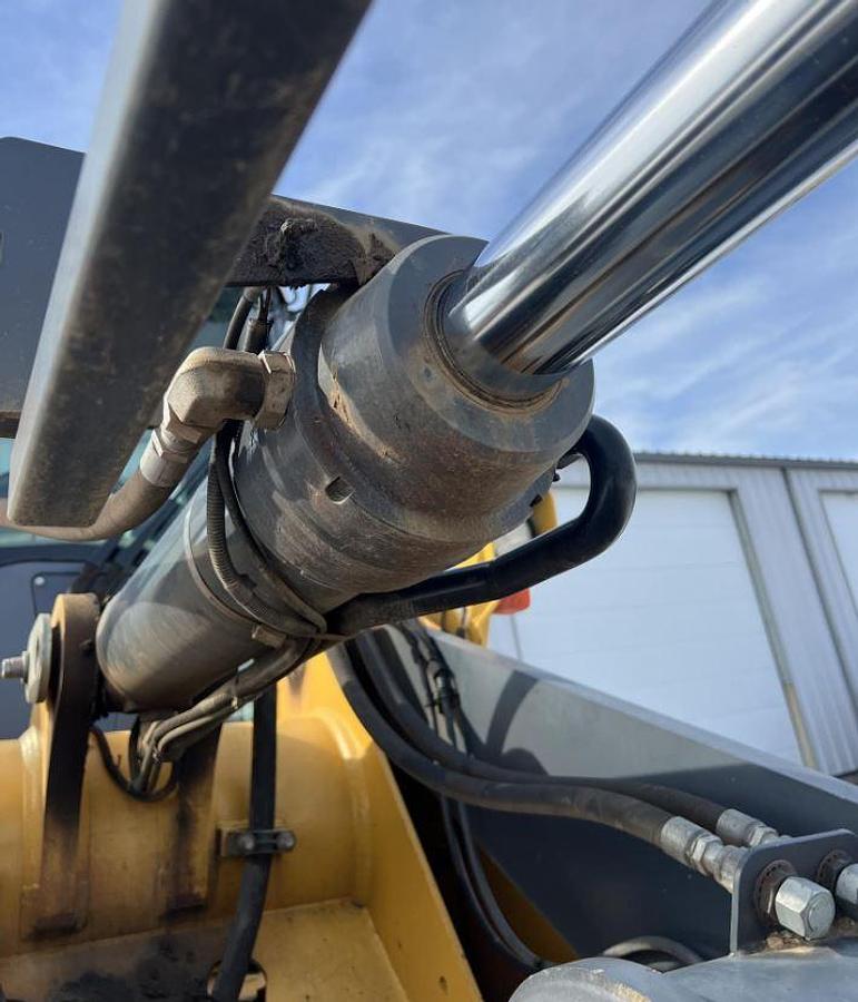 Used 2014 Deere 624K