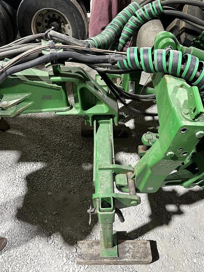 Used 2007 JOHN DEERE 1770NT Planter