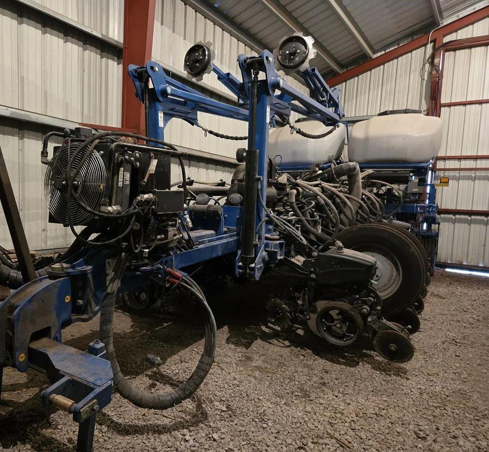 Used 2024 KINZE 5900
