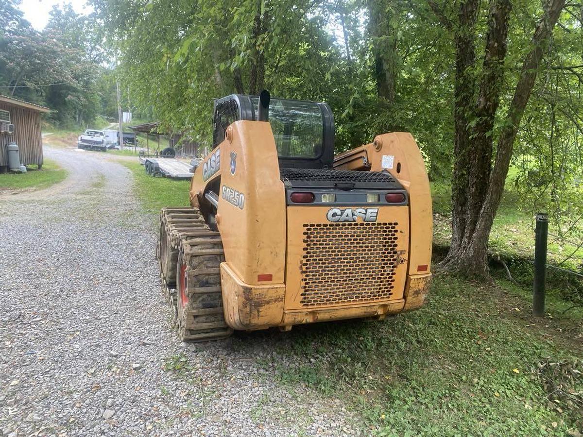 Used 2011 CASE SR250