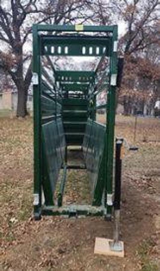 Used 2022 ARROWQUIP BF12