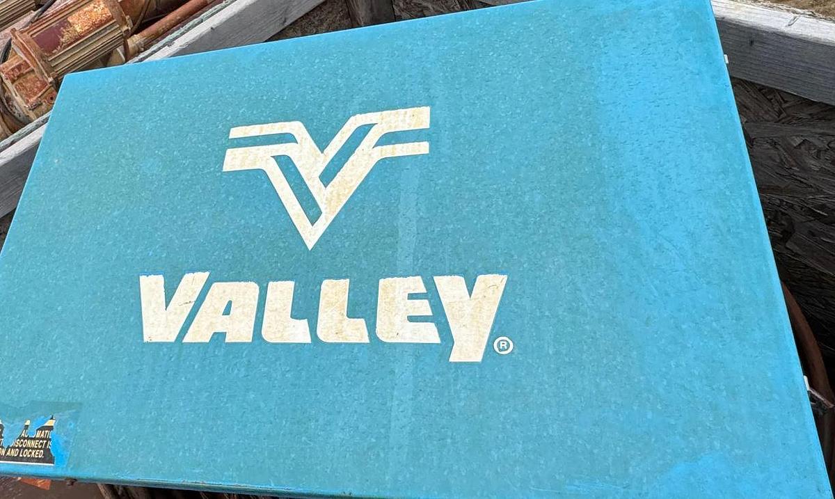 Used 2013 Valley 7000 7 Tower Irrigation System