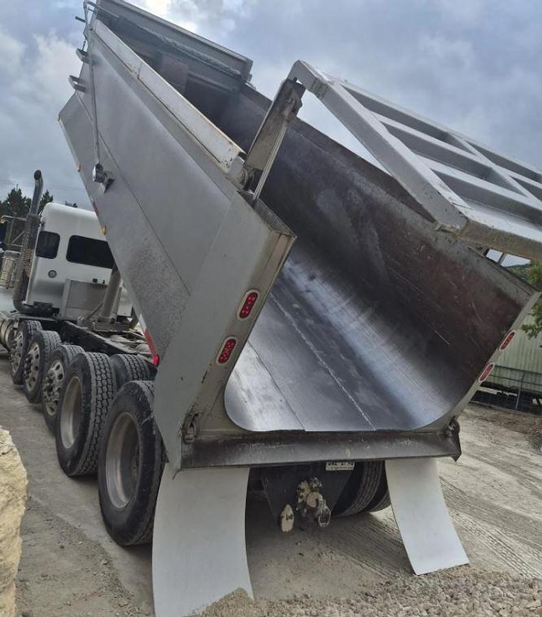 Used 2016 Kenworth T800 Dump Truck