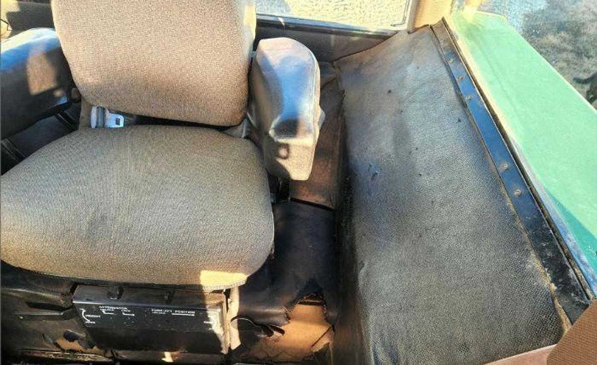 Used 1985 JOHN DEERE 4850