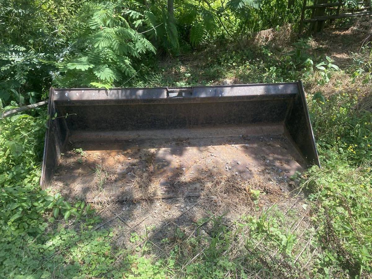 Used 2011 CASE SR250