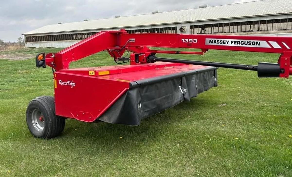 Used 2021 MASSEY FERGUSON 1393 Mower