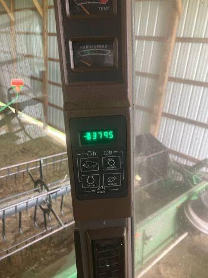 Used 1994 JOHN DEERE 9600 Combine