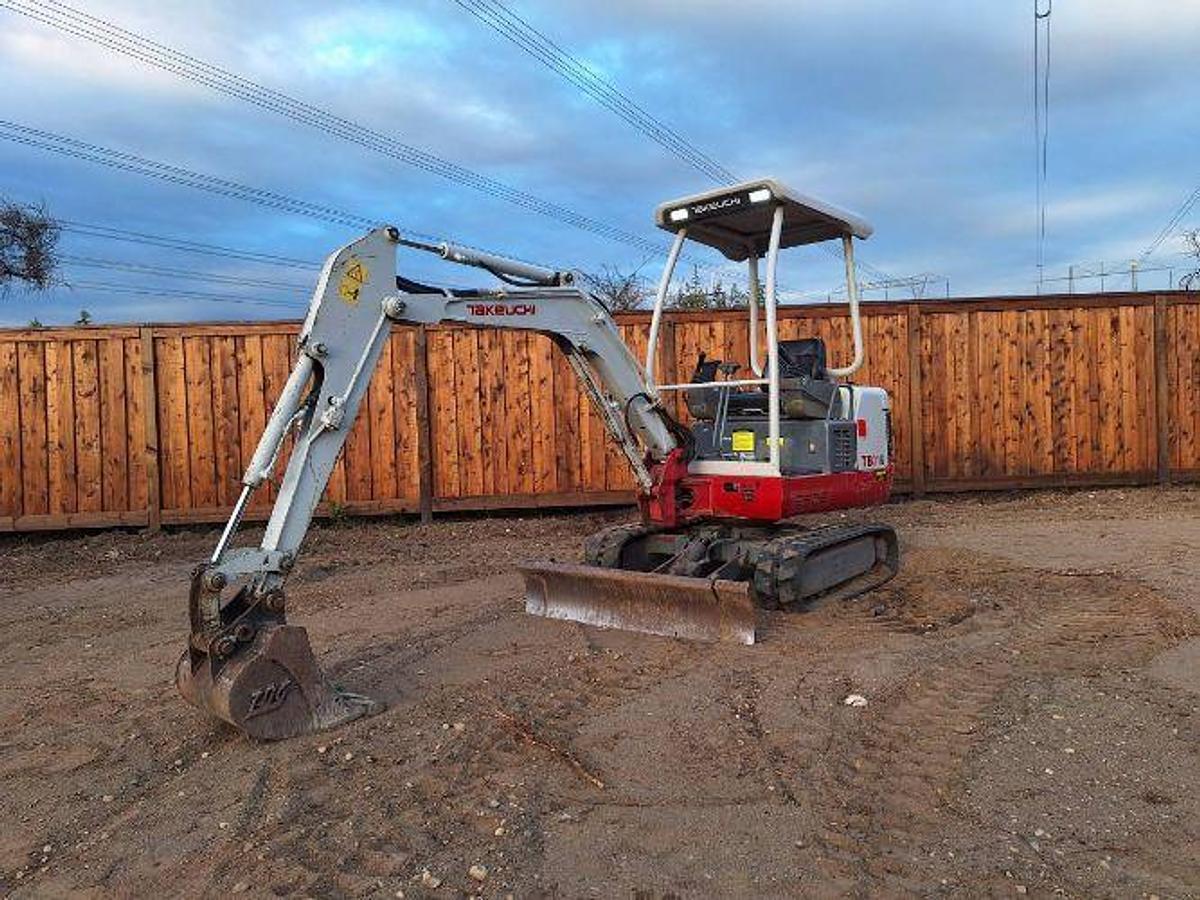 Used 2012 Tekeuchi TB016