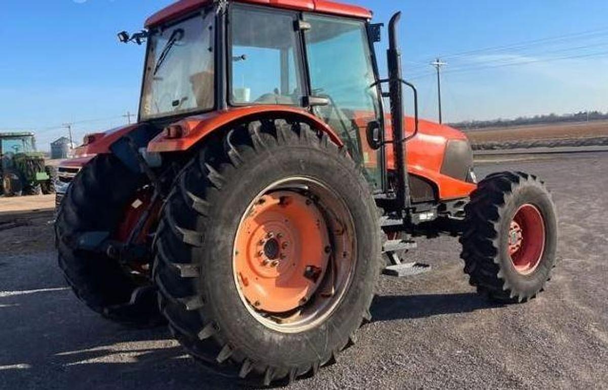 Used 2011 Kubota M126X