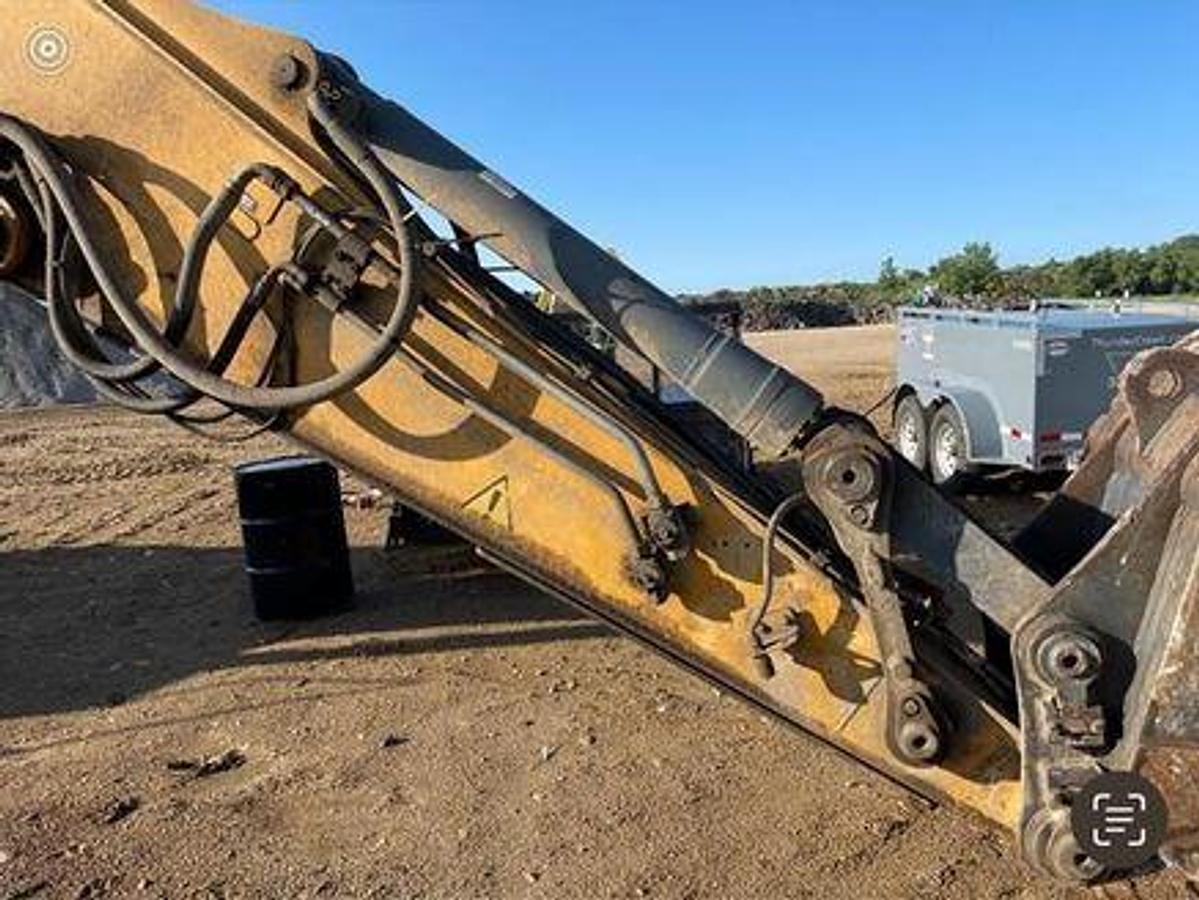 Used 2015  LIEBHERR R936 LC Excavator