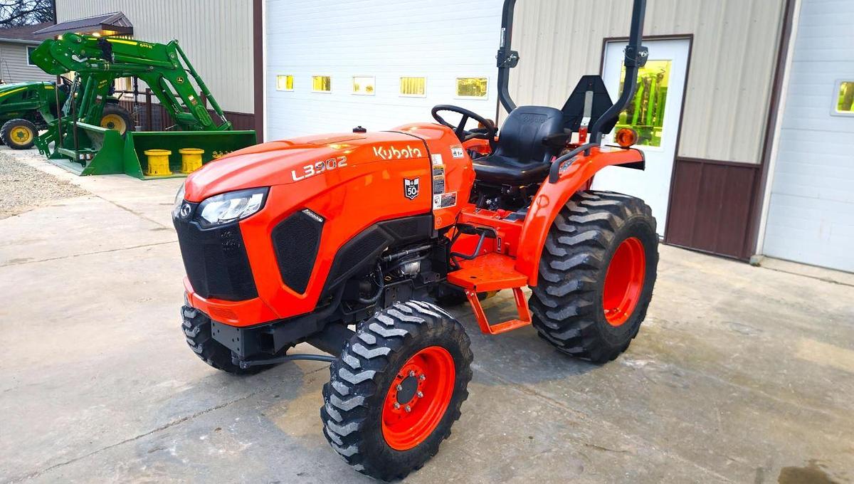 Used 2023 Kubota L3902HST